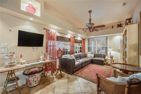 House in Valrico, Florida 4 bedrooms, 270.35 sq.m. № 2229190 - photo 29