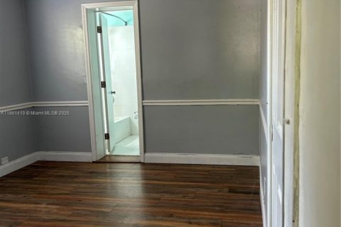 House in Miami, Florida 3 bedrooms, 115.2 sq.m. № 1890566 - photo 14