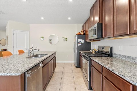 House in DeLand, Florida 4 bedrooms, 229.38 sq.m. № 1616570 - photo 8