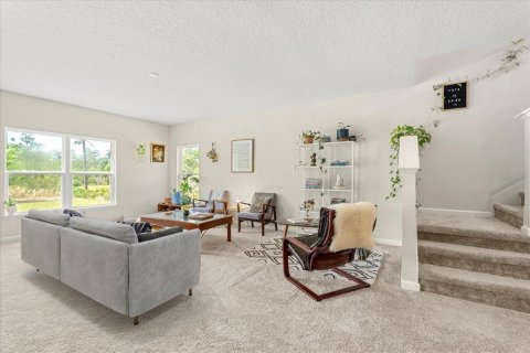 House in DeLand, Florida 4 bedrooms, 229.38 sq.m. № 1616570 - photo 4