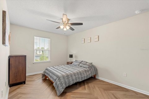 House in DeLand, Florida 4 bedrooms, 229.38 sq.m. № 1616570 - photo 15