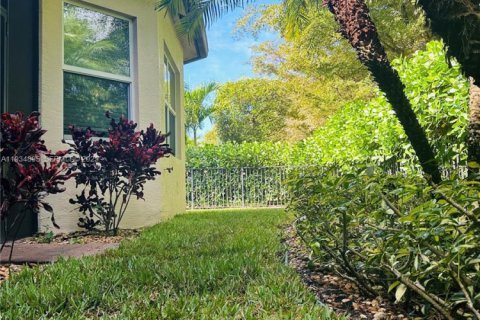 House in Boynton Beach, Florida 3 bedrooms, 185.25 sq.m. № 1994057 - photo 24