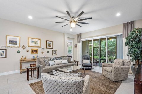 House in Boynton Beach, Florida 3 bedrooms, 185.25 sq.m. № 1994057 - photo 10