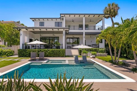 House in Tampa, Florida 5 bedrooms, 546.92 sq.m. № 1589997 - photo 3