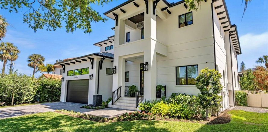 House in Tampa, Florida 5 bedrooms, 546.92 sq.m. № 1589997