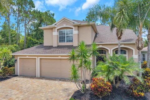 Casa en venta en New Port Richey, Florida, 5 dormitorios, 244.8 m2 № 1808383 - foto 1