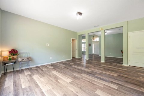Casa en venta en New Port Richey, Florida, 5 dormitorios, 244.8 m2 № 1808383 - foto 19