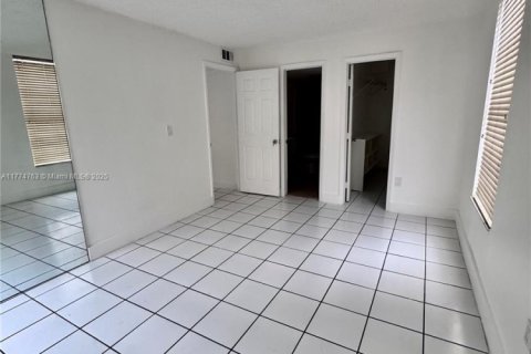 Copropriété à louer à Miami, Floride: 2 chambres, 84.91 m2 № 1714585 - photo 11