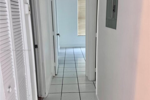 Copropriété à louer à Miami, Floride: 2 chambres, 84.91 m2 № 1714585 - photo 5