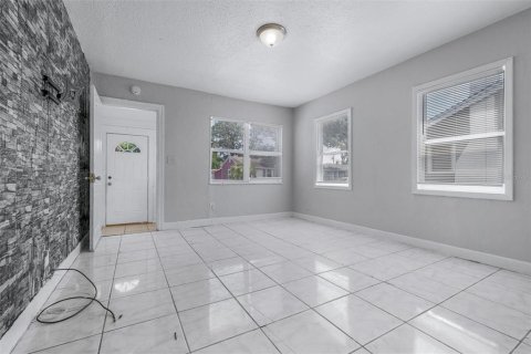 Villa ou maison à louer à Saint Petersburg, Floride: 4 chambres, 97.36 m2 № 2405138 - photo 9