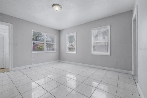 Villa ou maison à louer à Saint Petersburg, Floride: 4 chambres, 97.36 m2 № 2405138 - photo 10