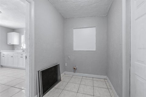 Villa ou maison à louer à Saint Petersburg, Floride: 4 chambres, 97.36 m2 № 2405138 - photo 16