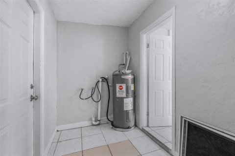 Villa ou maison à louer à Saint Petersburg, Floride: 4 chambres, 97.36 m2 № 2405138 - photo 17