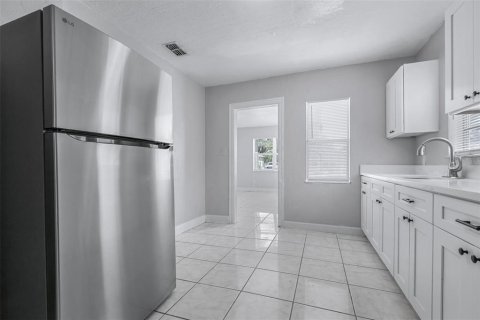 Villa ou maison à louer à Saint Petersburg, Floride: 4 chambres, 97.36 m2 № 2405138 - photo 15