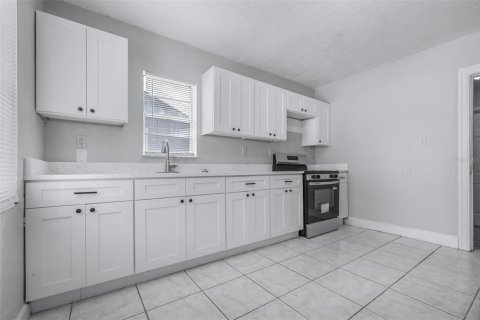 Villa ou maison à louer à Saint Petersburg, Floride: 4 chambres, 97.36 m2 № 2405138 - photo 11