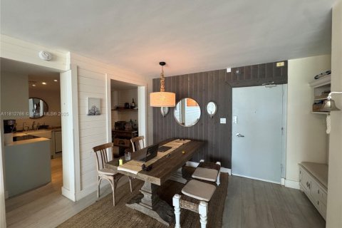 Copropriété à vendre à Miami Beach, Floride: 2 chambres, 95.69 m2 № 1977229 - photo 4