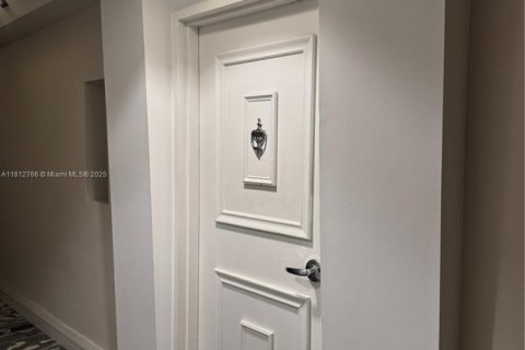Copropriété à vendre à Miami Beach, Floride: 2 chambres, 95.69 m2 № 1977229 - photo 2