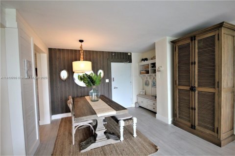 Copropriété à vendre à Miami Beach, Floride: 2 chambres, 95.69 m2 № 1977229 - photo 10