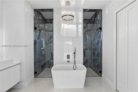 Casa en venta en Cape Coral, Florida, 4 dormitorios, 179.39 m2 № 2078052 - foto 19
