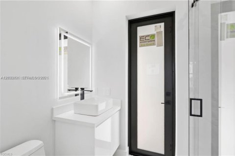 Casa en venta en Cape Coral, Florida, 4 dormitorios, 179.39 m2 № 2078052 - foto 24
