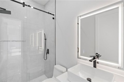 Casa en venta en Cape Coral, Florida, 4 dormitorios, 179.39 m2 № 2078052 - foto 25