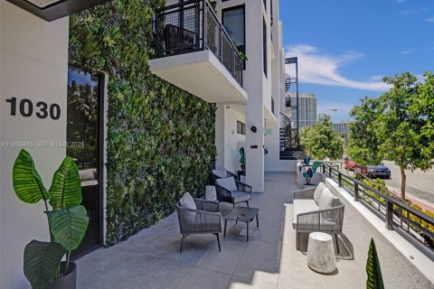 Снять в аренду кондоминиум в Майами-Бич, Флорида 2 спальни, 102.29м2, № 1995124 - фото 27