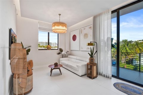 Снять в аренду кондоминиум в Майами-Бич, Флорида 2 спальни, 102.29м2, № 1995124 - фото 11