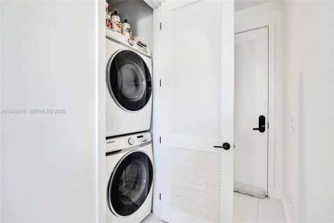 Снять в аренду кондоминиум в Майами-Бич, Флорида 2 спальни, 102.29м2, № 1995124 - фото 19