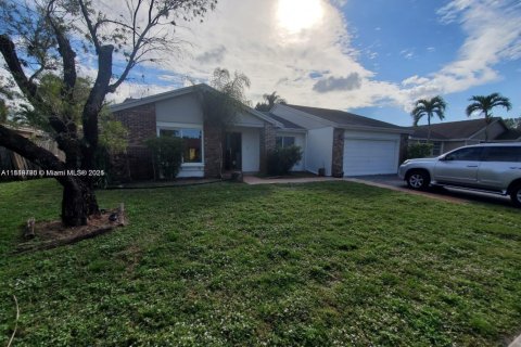 House in Cooper City, Florida 3 bedrooms, 141.58 sq.m. № 1852333 - photo 2