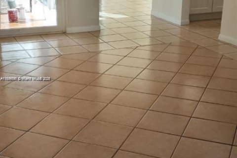 House in Cooper City, Florida 3 bedrooms, 141.58 sq.m. № 1852333 - photo 6