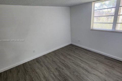 Copropriété à louer à Miami, Floride: 3 chambres, 131.64 m2 № 2385112 - photo 19
