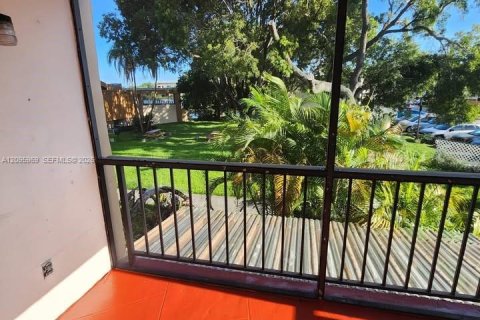 Copropriété à louer à Miami, Floride: 3 chambres, 131.64 m2 № 2385112 - photo 15