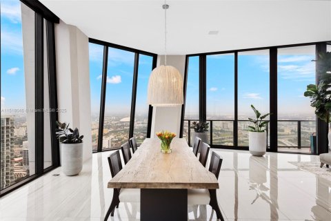 Condominio en venta en Miami, Florida, 5 dormitorios, 854.7 m2 № 1865128 - foto 10