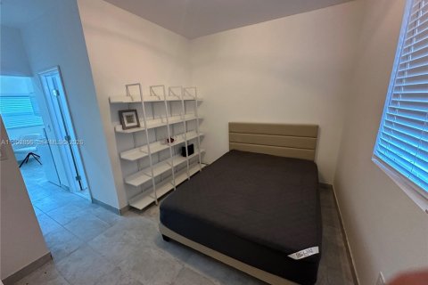 Casa en North Miami, Florida 1 dormitorio, 151.24 m2 № 2056716