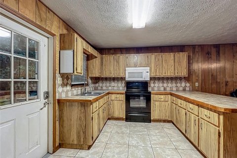 House in Ocklawaha, Florida 2 bedrooms, 120.4 sq.m. № 1780775 - photo 5