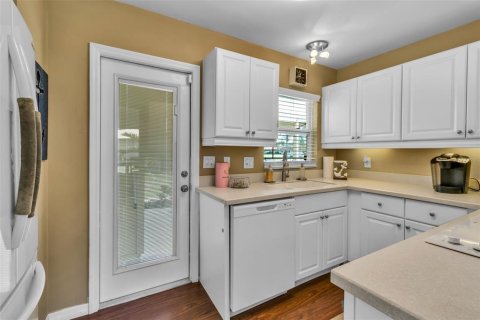 Condo in Bradenton, Florida, 3 bedrooms № 2227585 - photo 13
