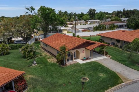 Condo in Bradenton, Florida, 3 bedrooms № 2227585 - photo 2