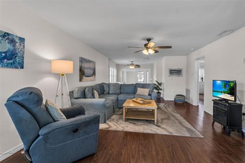 Condo in Bradenton, Florida, 3 bedrooms № 2227585 - photo 18