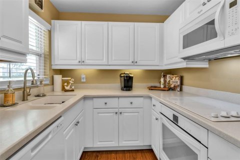 Condo in Bradenton, Florida, 3 bedrooms № 2227585 - photo 11