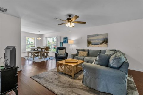 Condo in Bradenton, Florida, 3 bedrooms № 2227585 - photo 17