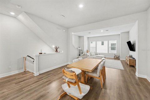 Townhouse in Tampa, Florida 3 bedrooms, 193.33 sq.m. № 2131817 - photo 7