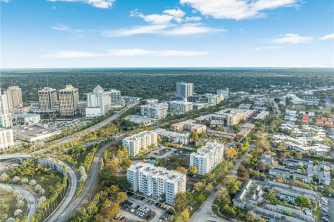 Commercial property in Miami, Florida № 2026165 - photo 8