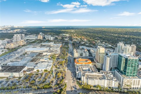 Commercial property in Miami, Florida № 2026165 - photo 3