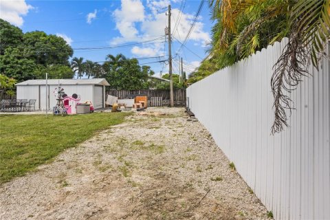 Villa ou maison à vendre à Hialeah, Floride: 4 chambres, 117.06 m2 № 1842794 - photo 22