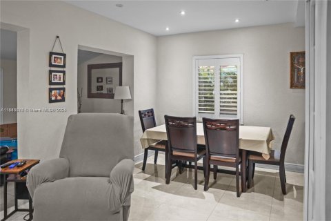 Villa ou maison à vendre à Hialeah, Floride: 4 chambres, 117.06 m2 № 1842794 - photo 7
