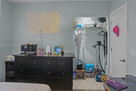 Villa ou maison à vendre à Hialeah, Floride: 4 chambres, 117.06 m2 № 1842794 - photo 15