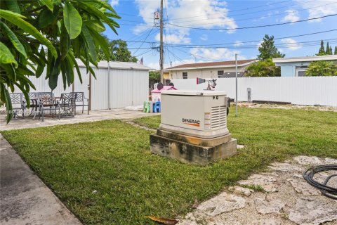 Villa ou maison à vendre à Hialeah, Floride: 4 chambres, 117.06 m2 № 1842794 - photo 20