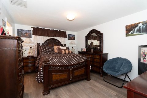 Townhouse in North Lauderdale, Florida 3 bedrooms, 145.67 sq.m. № 1858663 - photo 16