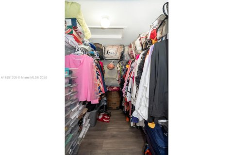 Townhouse in North Lauderdale, Florida 3 bedrooms, 145.67 sq.m. № 1858663 - photo 19