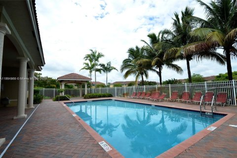 Townhouse in North Lauderdale, Florida 3 bedrooms, 145.67 sq.m. № 1858663 - photo 30